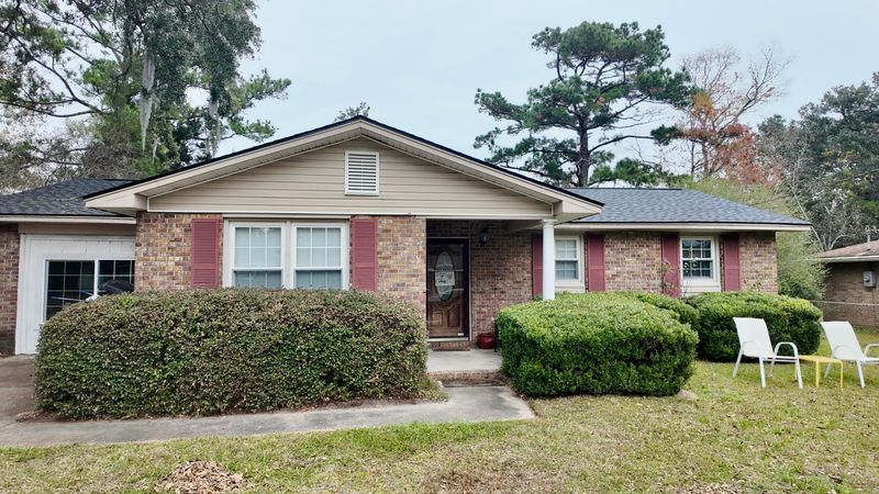 7702 Linsley Dr, North Charleston, SC 29418