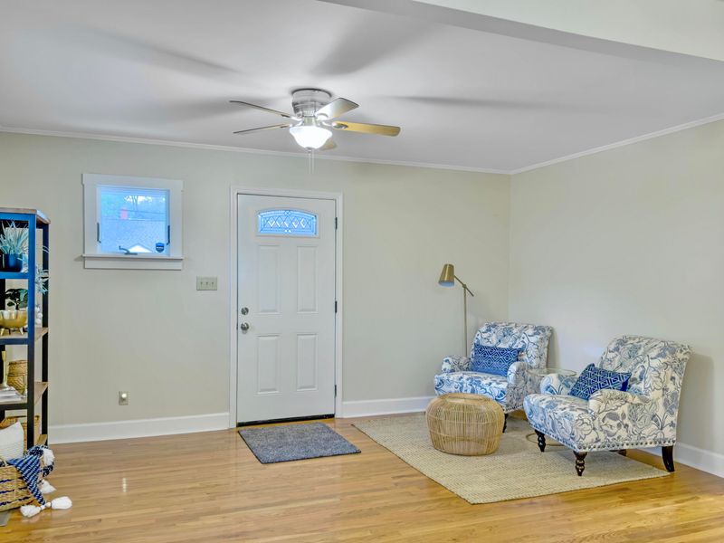 17 Riverdale Dr, Charleston, SC 29407