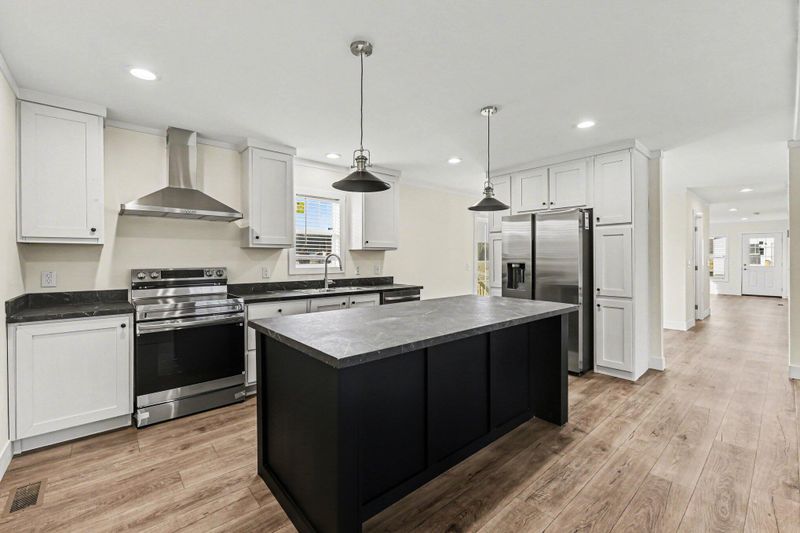 1350 Givhans Rd, Ridgeville, SC 29472