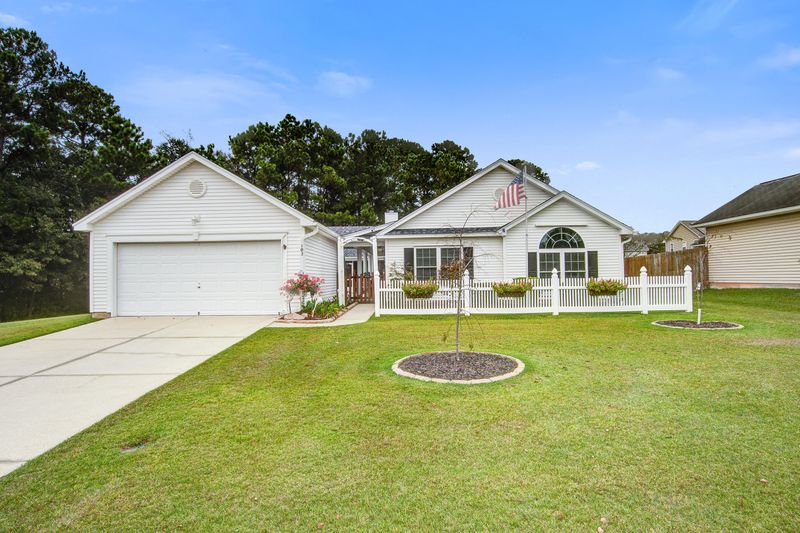 102 Wyndham Dr, Summerville, SC 29485