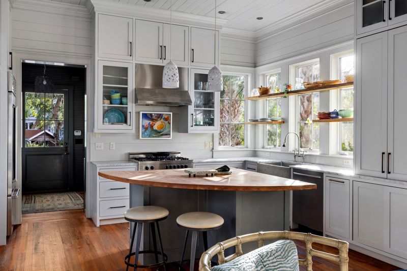 1749 Middle St, Sullivans Island, SC 29482