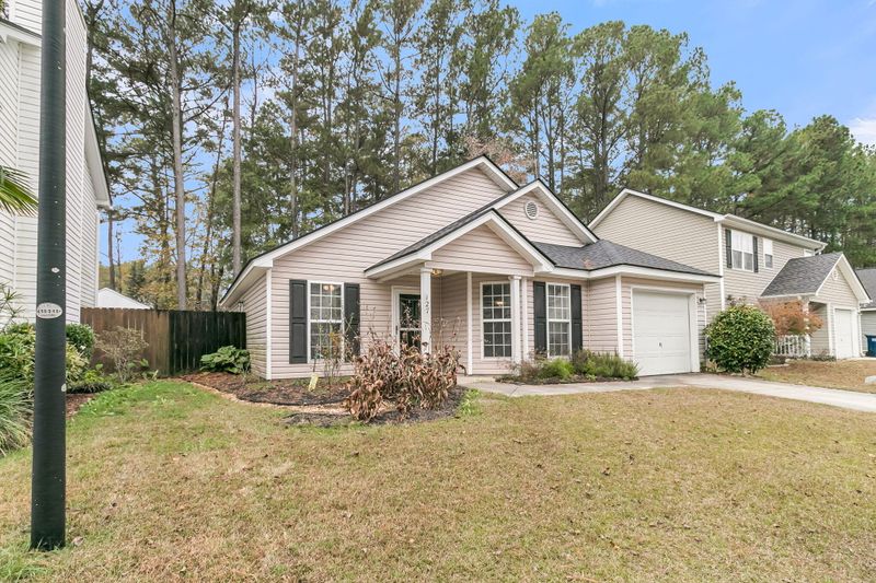 127 Trickle Dr, Summerville, SC 29483