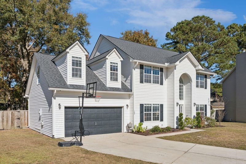 108 Maplewood Ct, Goose Creek, SC 29445