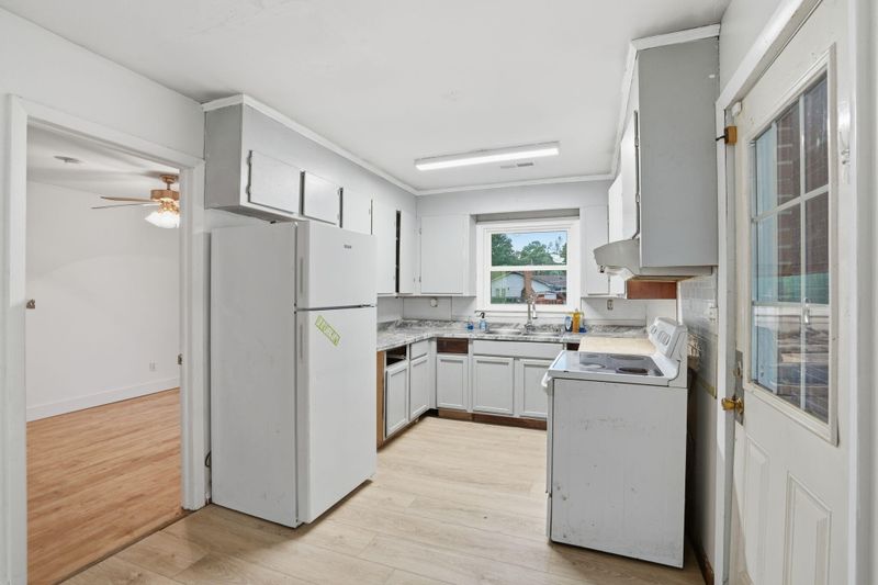 7031 Midland Dr, North Charleston, SC 29406