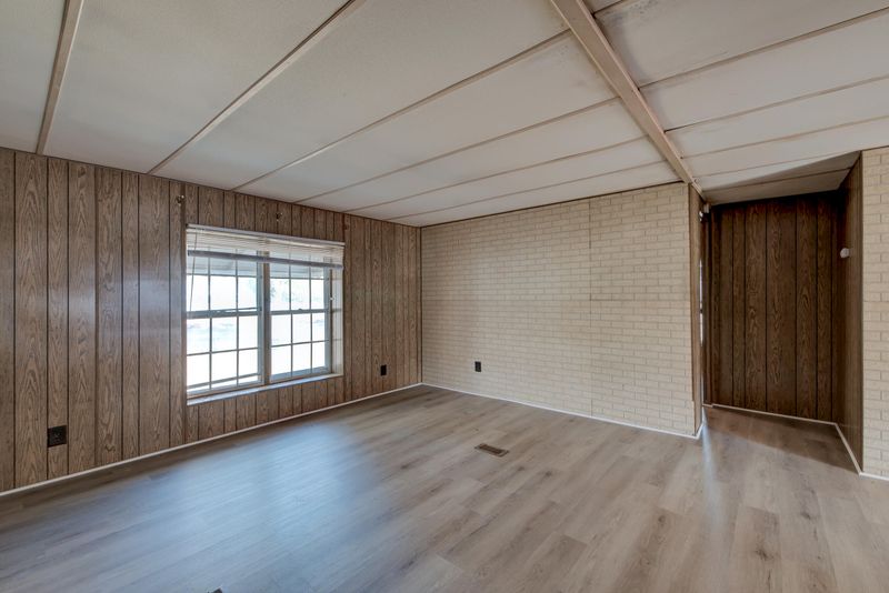 142 O T Wallace Dr, Summerville, SC 29483