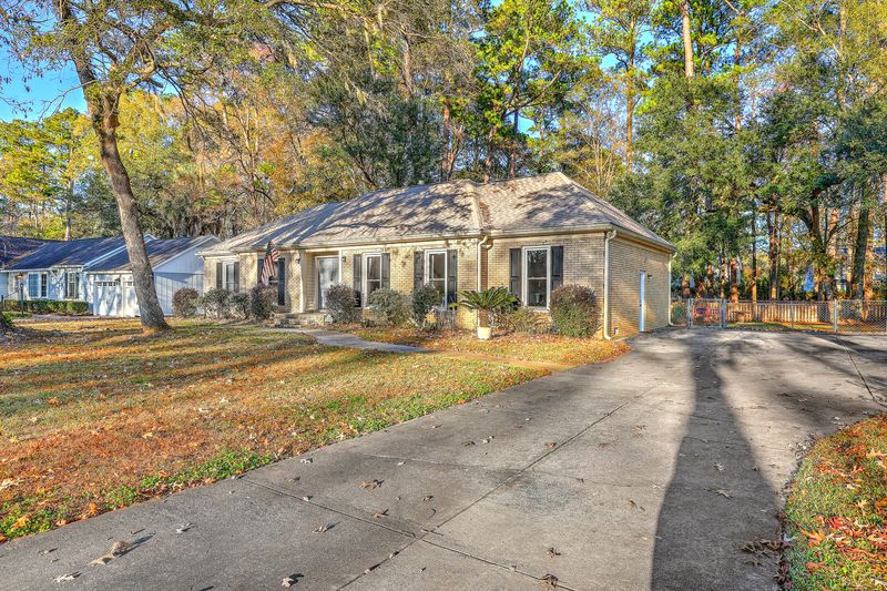 315 Shaftesbury Ln, Summerville, SC 29485