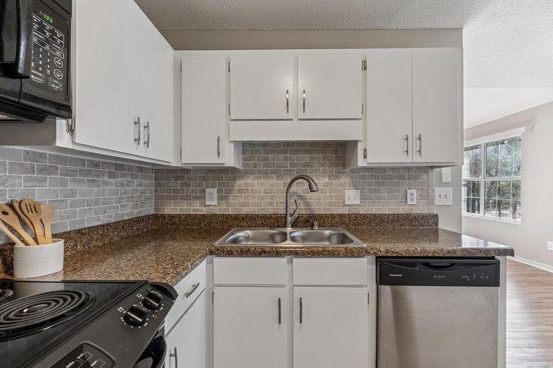 7911 Windfern Ct #E-1505, North Charleston, SC 29418