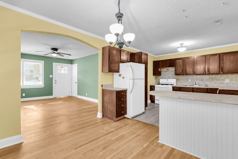 5830 Beverly Dr, Hanahan, SC 29410