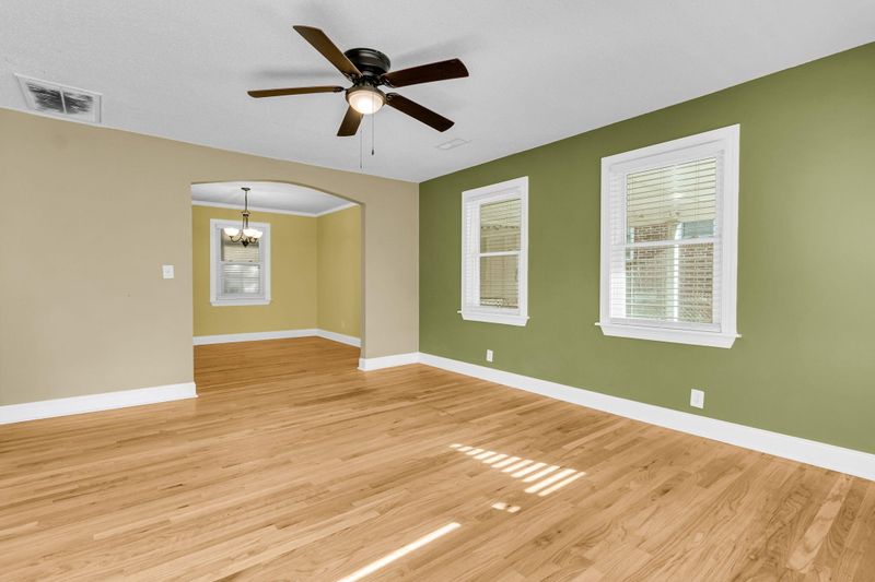5830 Beverly Dr, Hanahan, SC 29410
