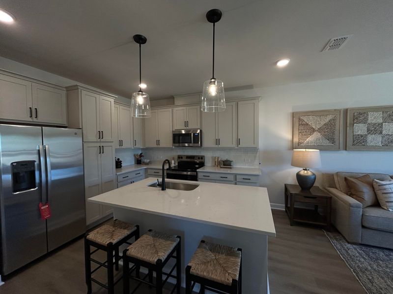 5034 Blackberry Ln, Ravenel, SC 29470