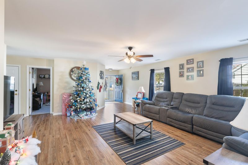 106 Balbriggan Dr, Goose Creek, SC 29445