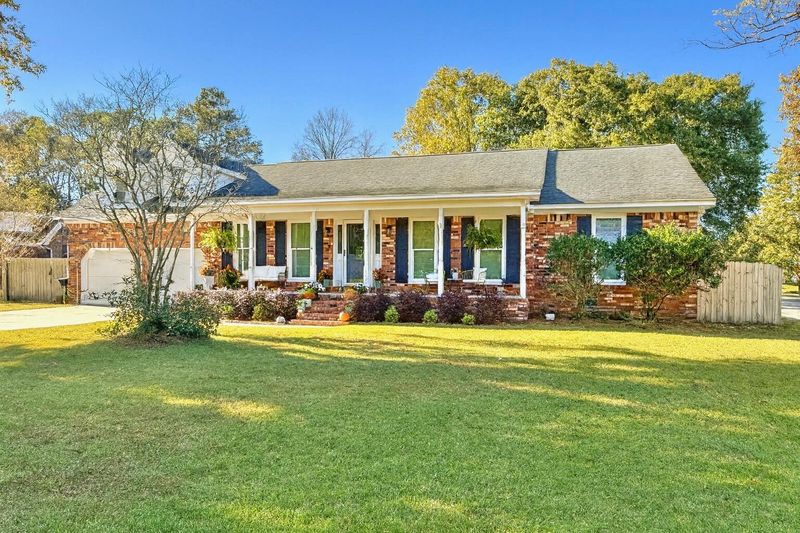2 Skyeman Dr, Charleston, SC 29414