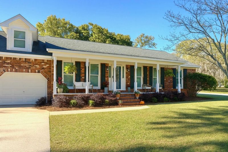 2 Skyeman Dr, Charleston, SC 29414