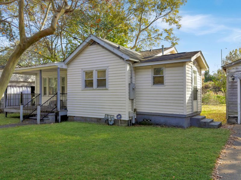 2207 Margaret Dr, North Charleston, SC 29406