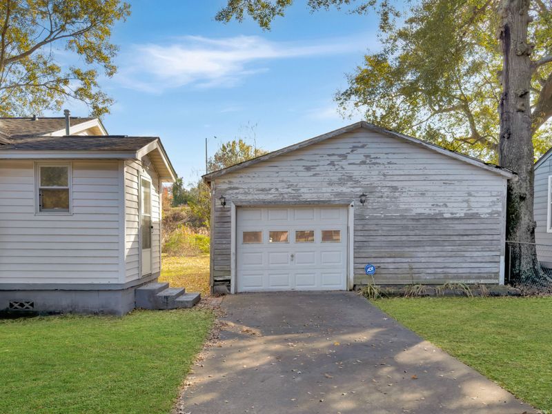 2207 Margaret Dr, North Charleston, SC 29406
