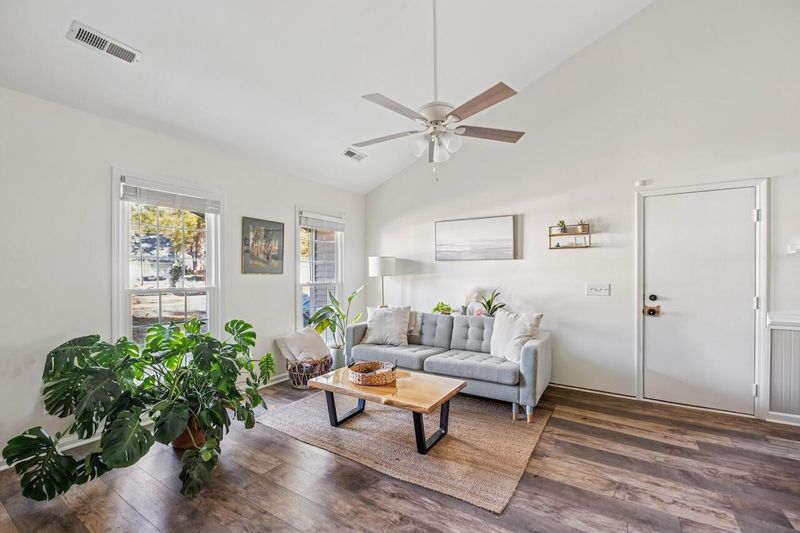 218 Alston Cir, Goose Creek, SC 29445