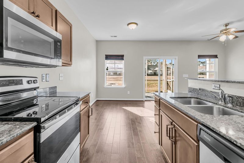 494 Truman Dr, Goose Creek, SC 29445