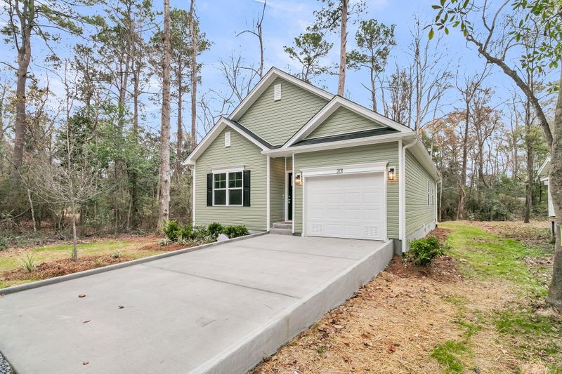 201 Challedon Dr, Summerville, SC 29485