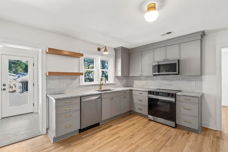 5000 Lancaster St, North Charleston, SC 29405