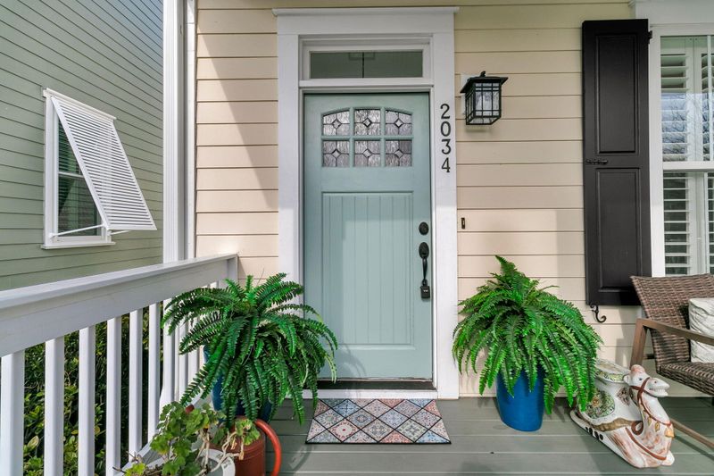 2034 Pierce St, Charleston, SC 29492