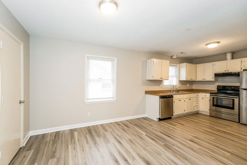 6 Middlesex Ave, Goose Creek, SC 29445