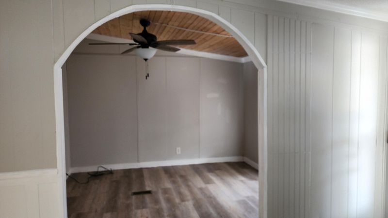 109 Oak St, Saint Stephen, SC 29479