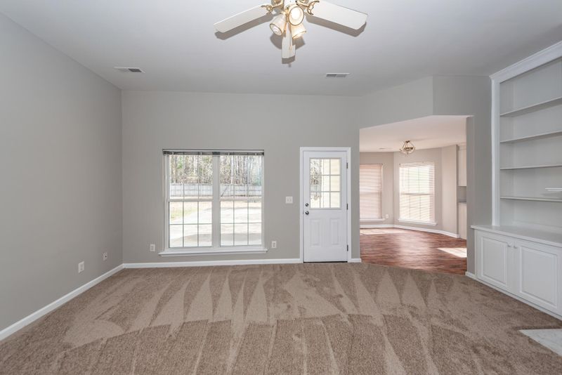 106 Journeys End Ln, Moncks Corner, SC 29461