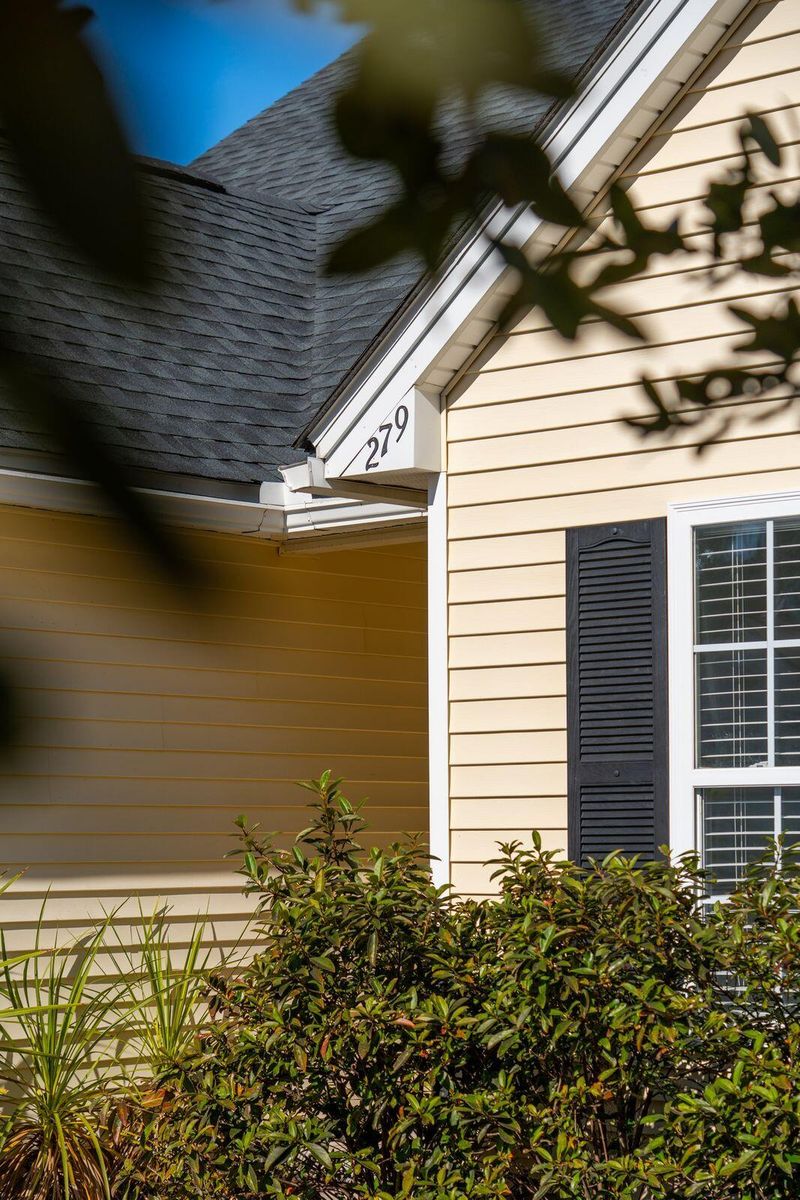279 Avonshire Dr, Summerville, SC 29483