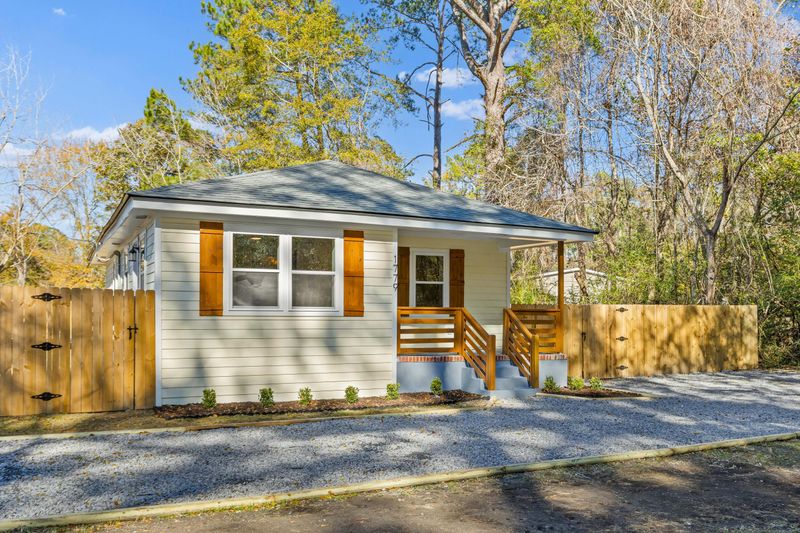 1779 Snowden Rd, Mount Pleasant, SC 29464