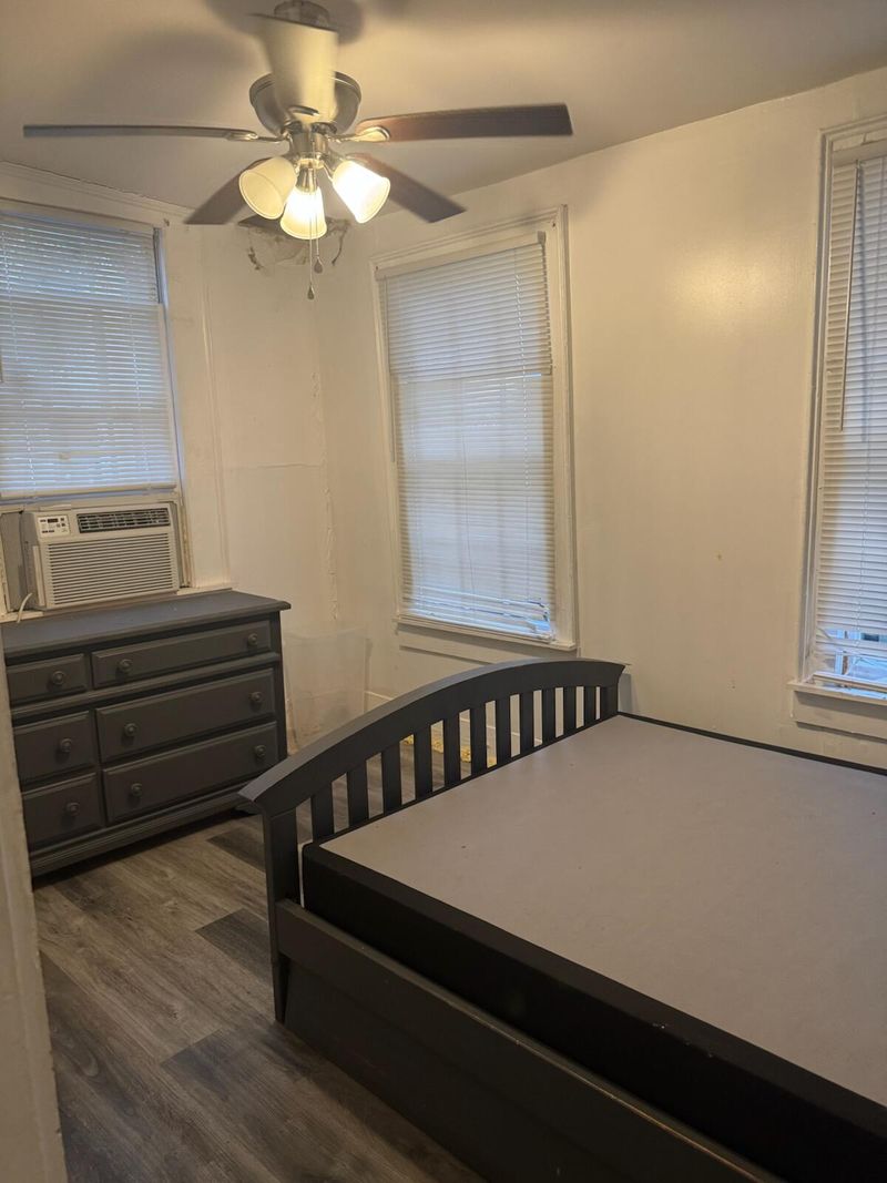 8 N Sheppard St, Charleston, SC 29403