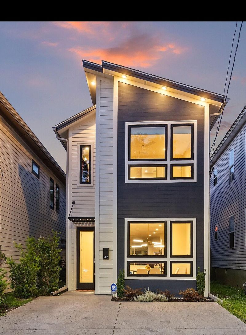 14 F St #B, Charleston, SC 29403