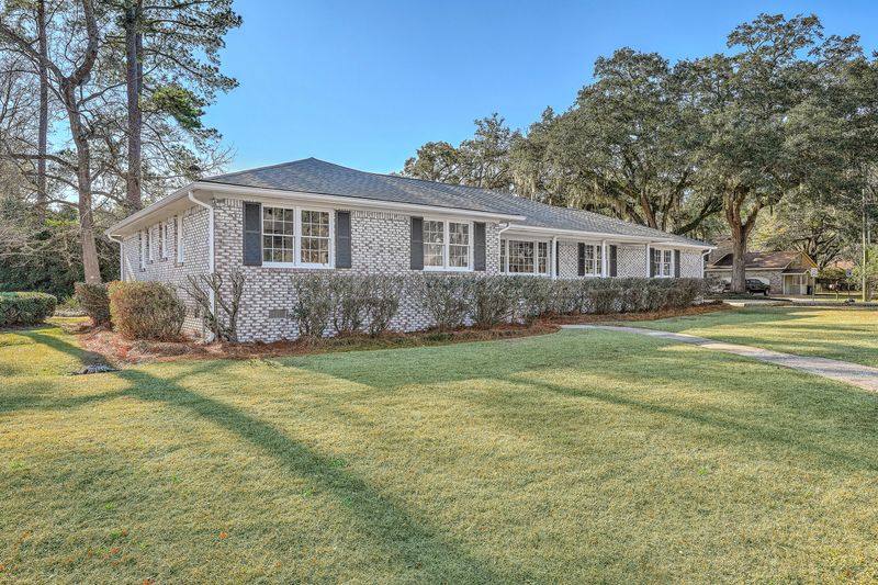 1009 Southgate Dr, Charleston, SC 29407