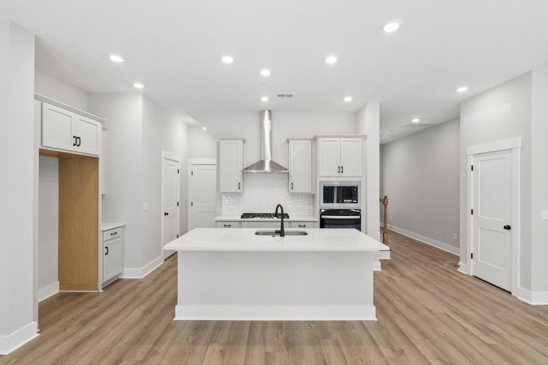 240 Newtown Creek Dr, Charleston, SC 29412