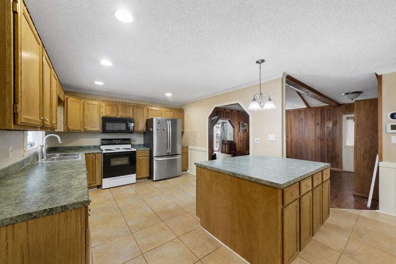 630 Grandfather Ln, Summerville, SC 29483