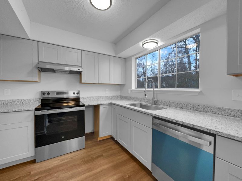 152 Blue Ridge Trl, North Charleston, SC 29418
