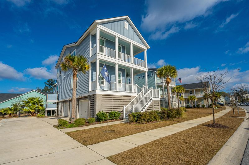 2457 Lieutenant Dozier Dr, Johns Island, SC 29455