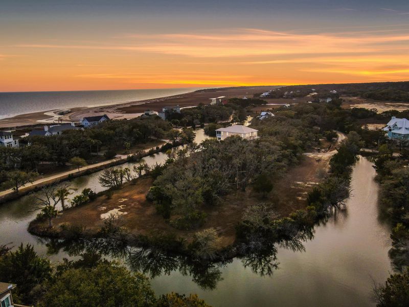28 Sharks Tooth Cir, Edisto Island, SC 29438
