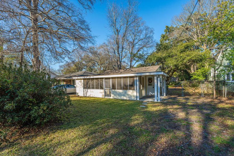 1610 Pinecrest Rd, Charleston, SC 29407