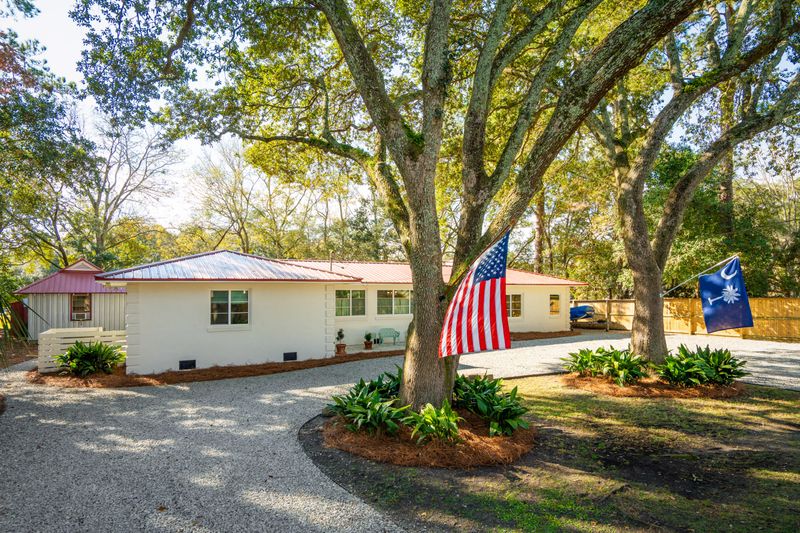 1683 Pearlott St, Charleston, SC 29407