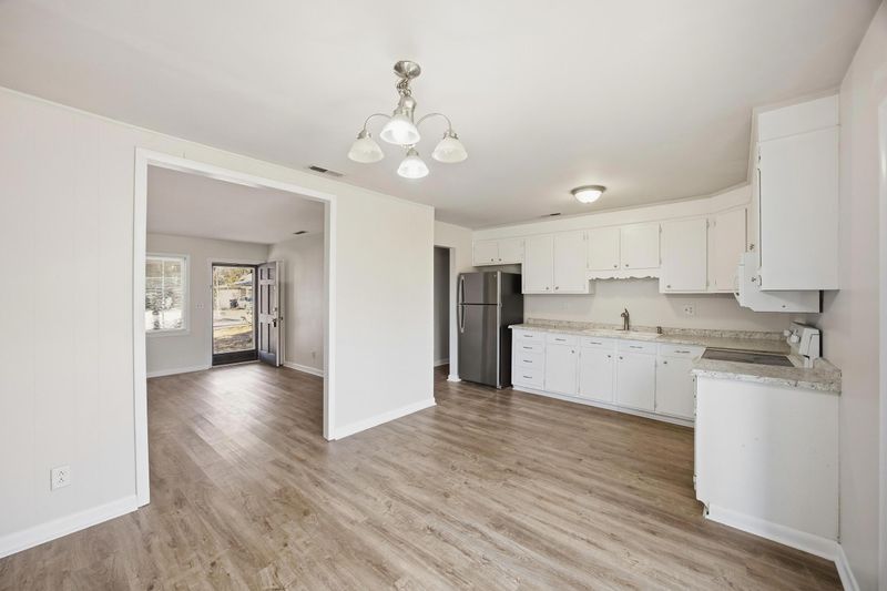 202 Elliott Dr, Ladson, SC 29456