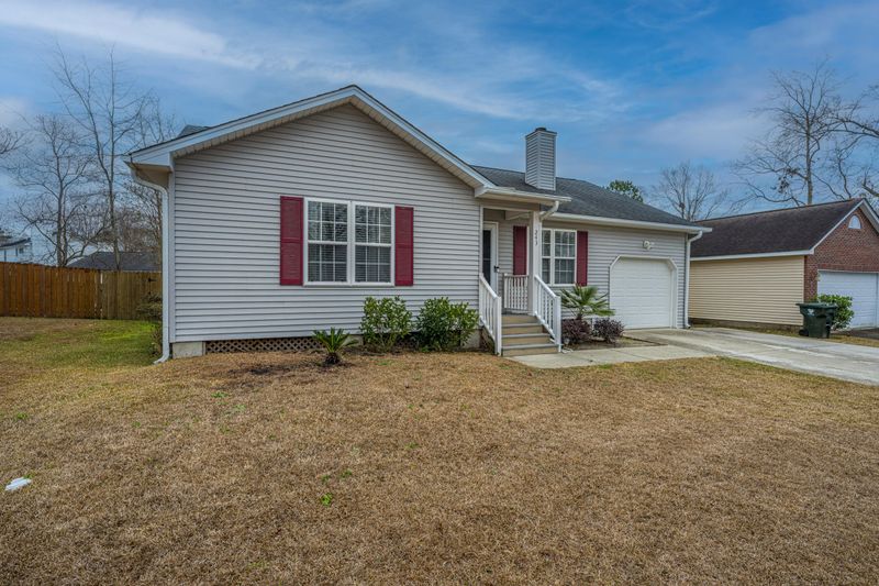 243 Okehampton Dr, Goose Creek, SC 29445