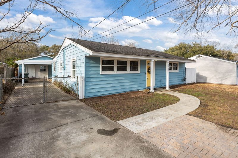 1214 Hawthorne Cir, Hanahan, SC 29410
