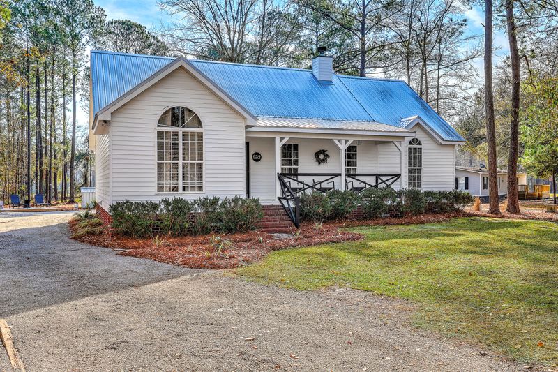 639 Lannie Ln, Moncks Corner, SC 29461