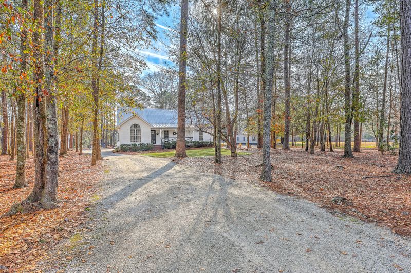 639 Lannie Ln, Moncks Corner, SC 29461
