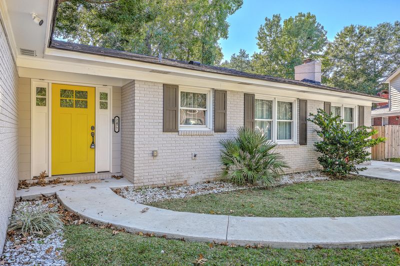 2477 Swallow Dr, Charleston, SC 29414