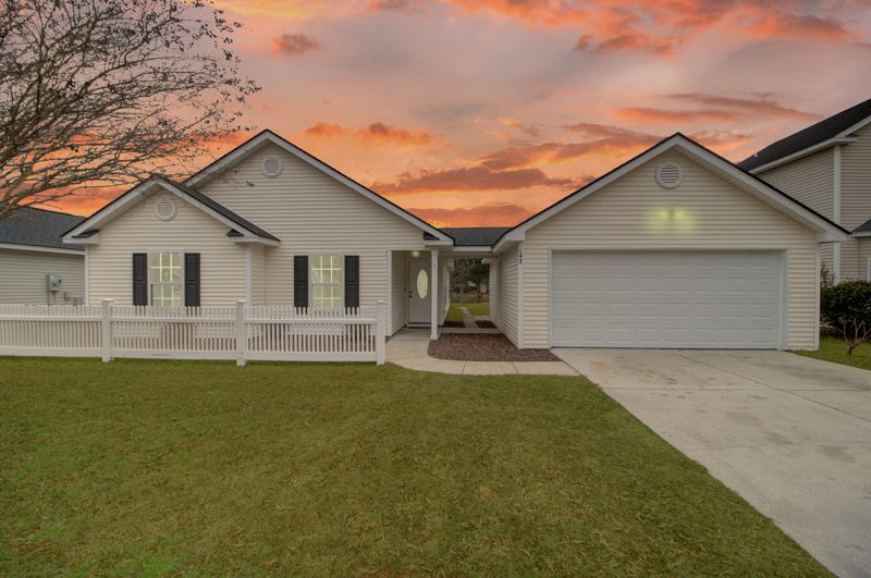 142 Moon Dance Ln, Summerville, SC 29483