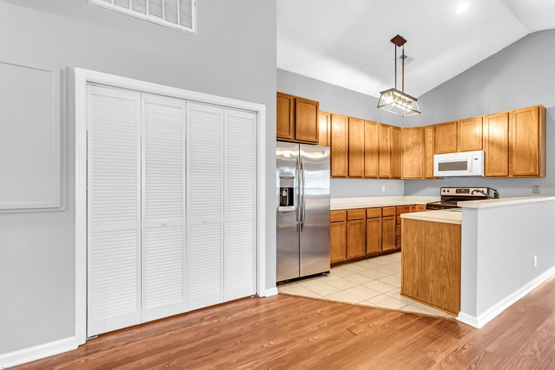 142 Moon Dance Ln, Summerville, SC 29483