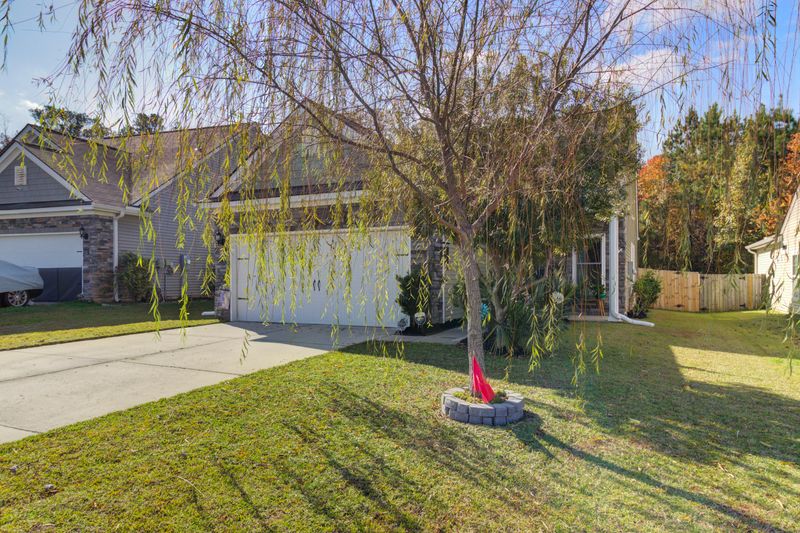 126 Chaste Tree Cir, Goose Creek, SC 29445