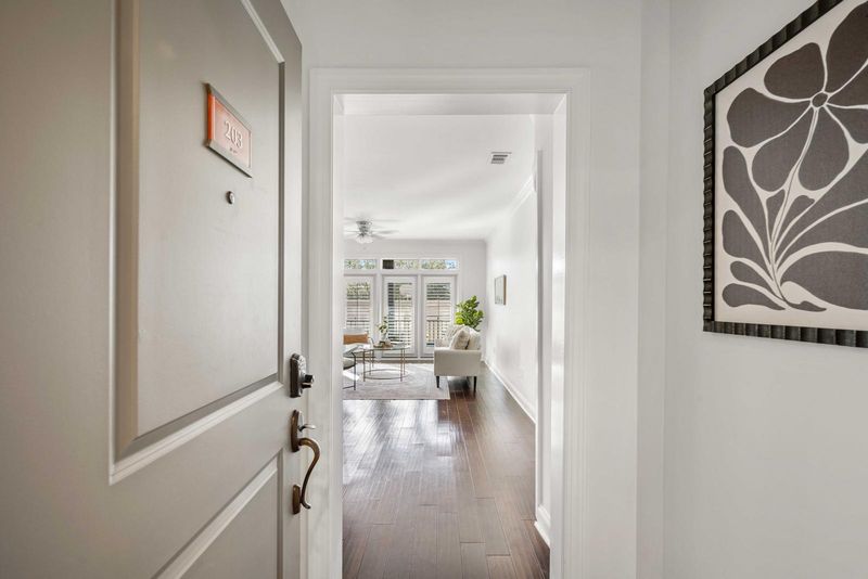 21 George St #203, Charleston, SC 29401