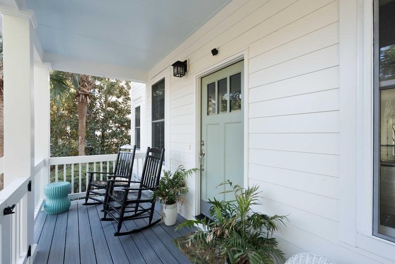 303 S Ladd Ct, Charleston, SC 29492